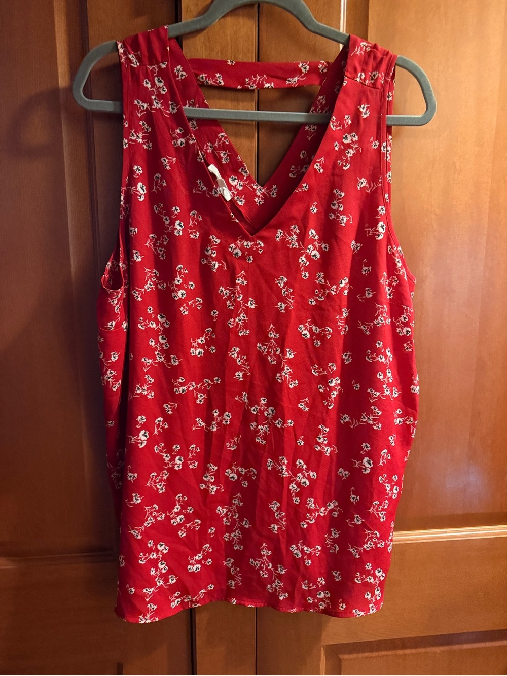Maurices Red Floral V-Neck Sleeveless Camisole